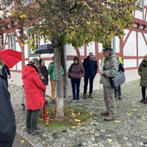 50 Jahre Enzkreis: LandFrauen Mühlhausen: Dorfführung