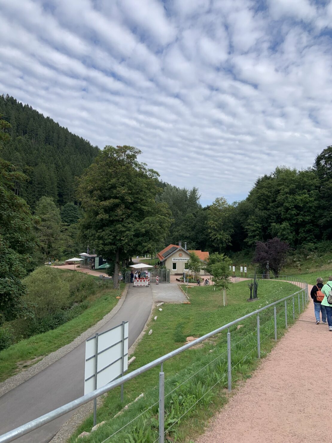 Weg zum Eingang Königshammer