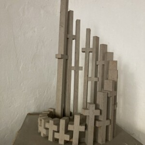 Skulptur mit Kreuzen
Bild Böhmerle Besuch im Atelier von Prof. Fritz Theilmann, Kieselbronn